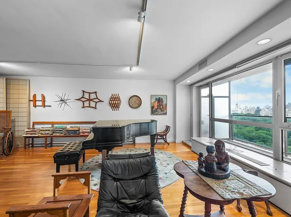 200 Central Park S Unit 19AG, New York, NY 10019