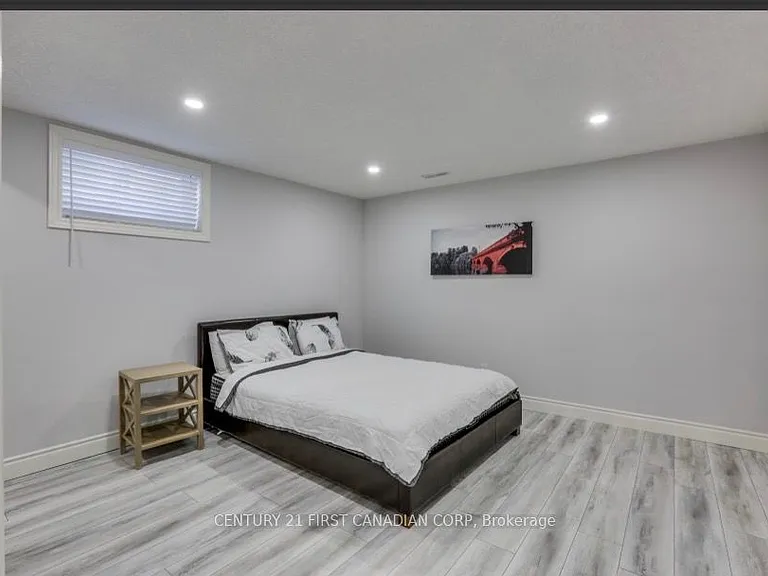3194 Morgan Ave #LOWER — Photo 9