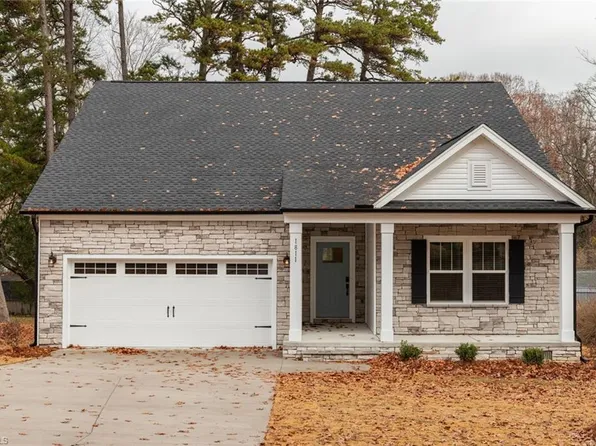 1811 Lake Dr #1025, Winston Salem, NC 27127