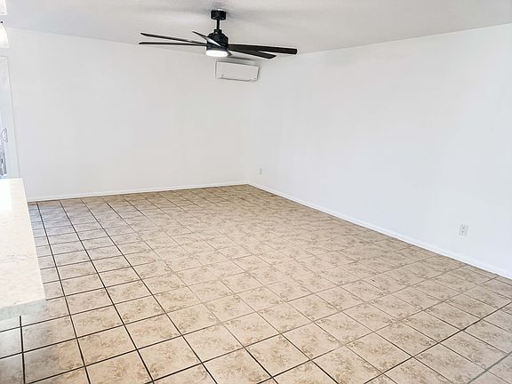 5th image of 1035 Dearborn Dr