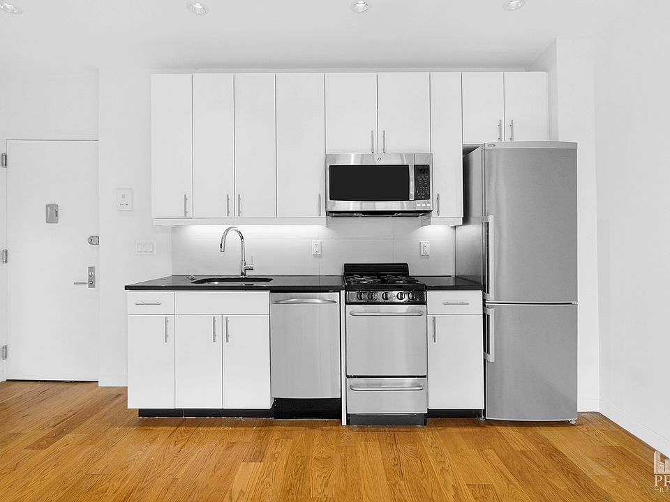 1st image of 227 Waverly Pl #4DD