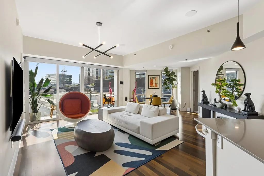 2 bed, 2.0 bath, 1218 sqft, $3,250 — Photo 1