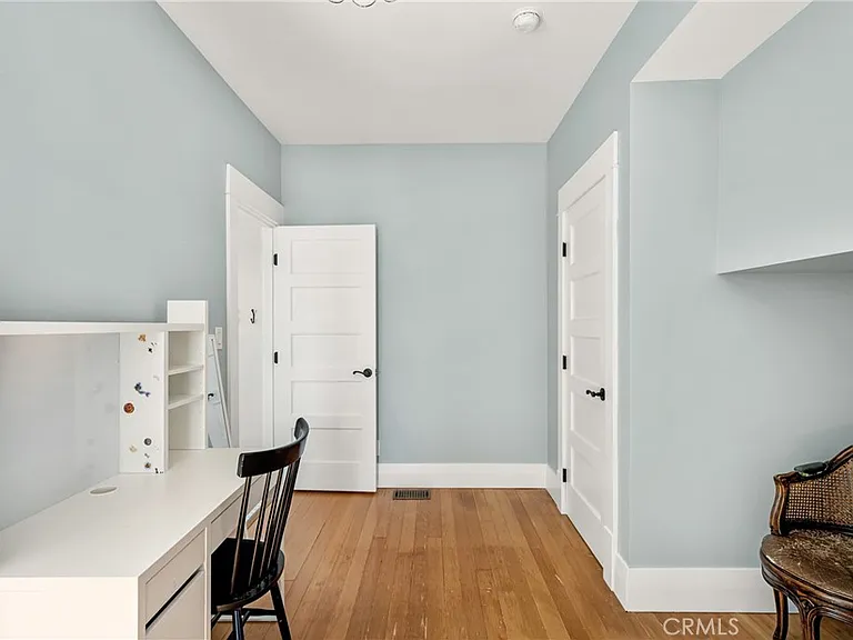 390 N Cambridge St — Photo 28