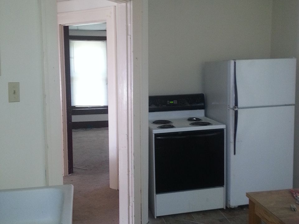 2nd image of 1510 Rosemary Ln #C