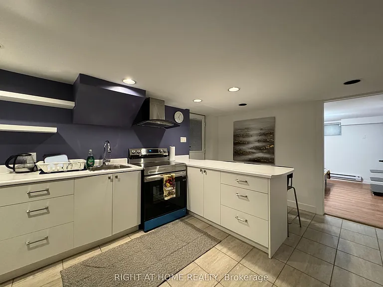 1196 Avenue Rd #LOWER — Photo 6