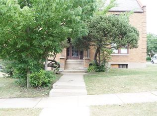224 Jefferson Ave APT C, Elgin, IL 60120