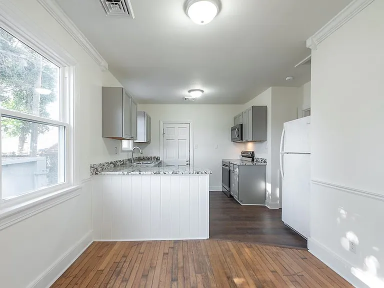 3610 Martin Ave — Photo 10