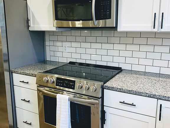 2nd image of 537 E Park St