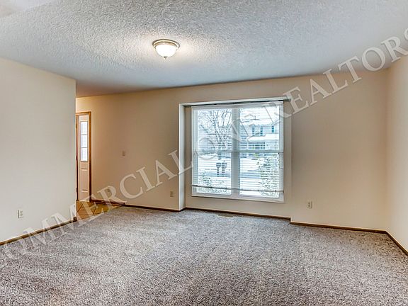 2nd image of 5195 Aurora Dr