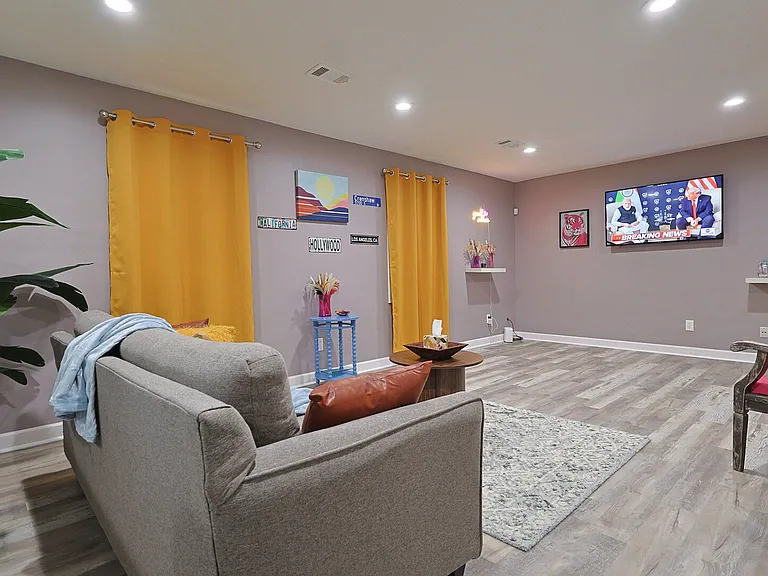 Briar Creek Ln — Photo 27