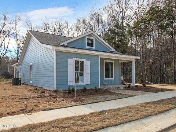 3rd image of 275 Carriage Ln
