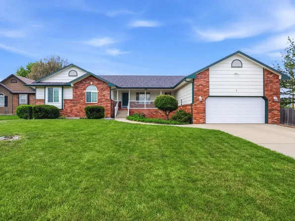 1 N Valley Oaks Ct, Valley Center, KS 67147