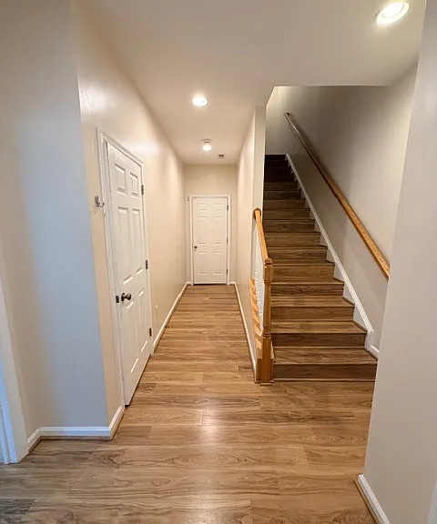 319 S Parkway Dr — Photo 3