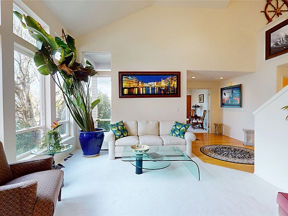 2nd image of 1704 Field Place NE
