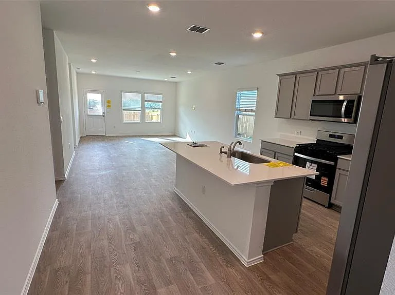 204 Inks Ln — Photo 3