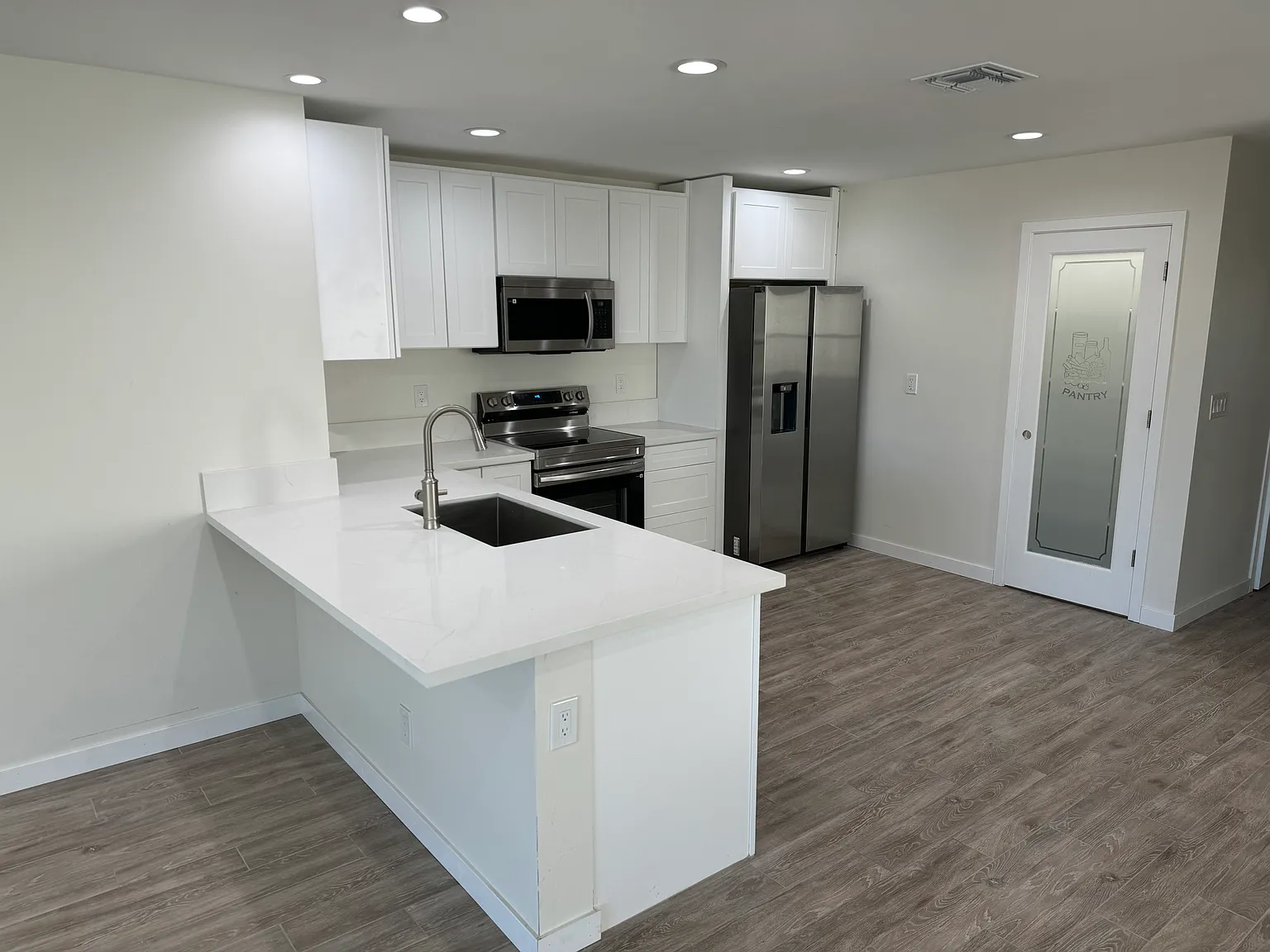 3 bed, 1550 sqft, $2,000 — Photo 3