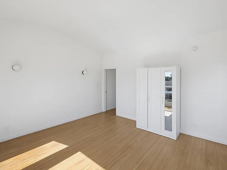 3438 McKinley Ave #5 — Photo 6