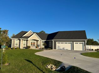 W1954 Meyer Ct, Helenville, WI 53137