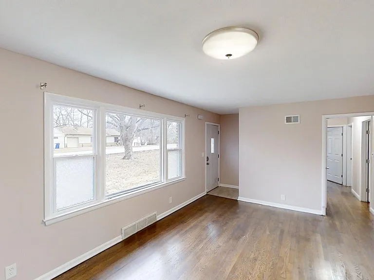 6708 N Walnut St — Photo 4