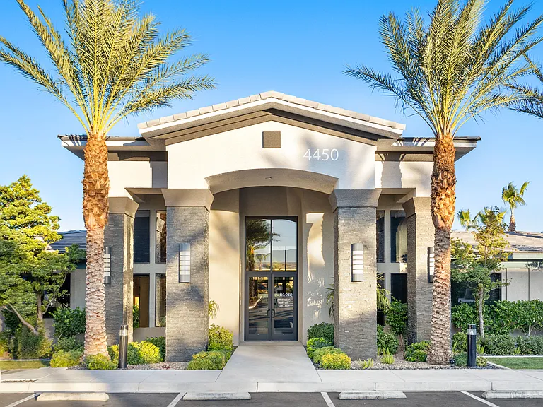 Host, hang out, or just relax in the clubhouse.