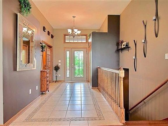 5th image of 2709 Howard Castle Dr