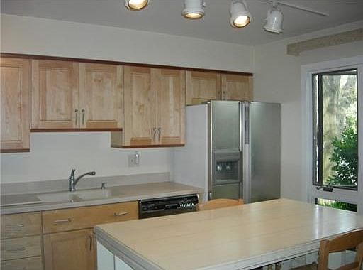 1st image of 813 Greenhills Dr