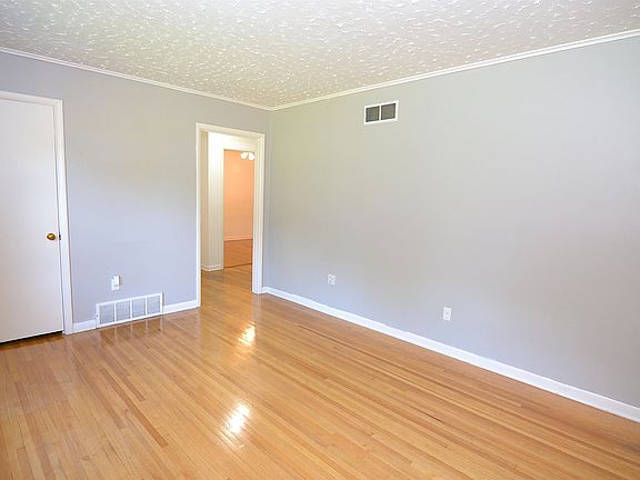 2nd image of 5026 Flamingo Rd