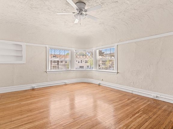 2nd image of 514 W Macarthur Blvd APT 3