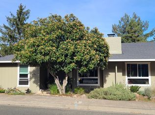 428 Oak Brook Ln, Santa Rosa, CA 95409