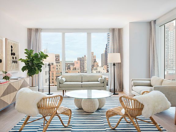 3rd image of 152 E 87th St APT 8F