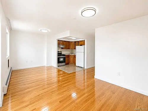 42 Three College Point Blvd #3F Photo 1 42 Three College Point Blvd #3F Photo 1