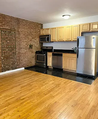 Rented by Jonis Realty | media 1