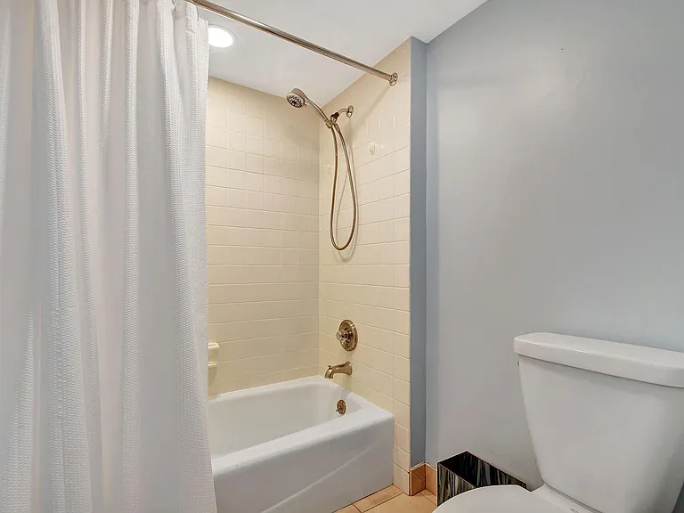 318 Oak Harbour Dr #318 — Photo 22