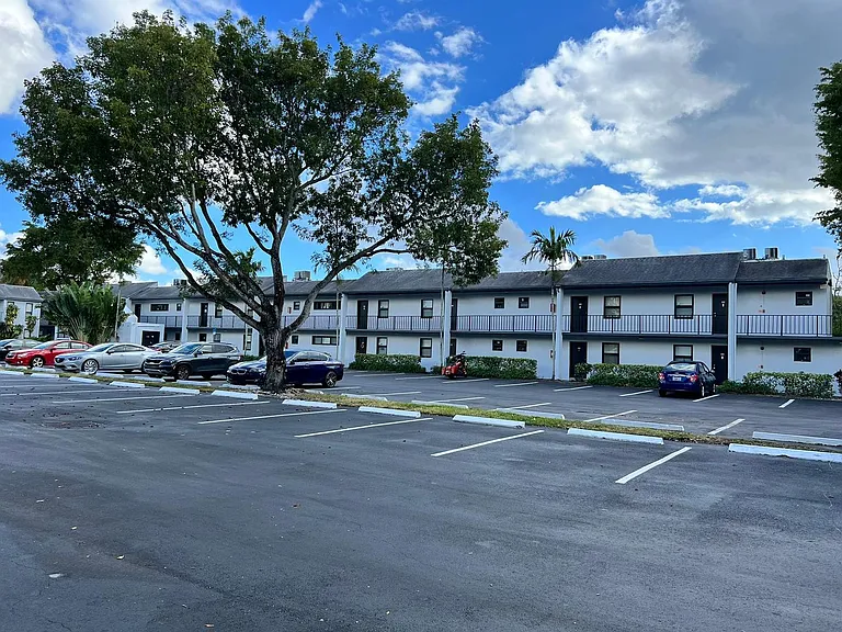 Colonial Village - 7550 Stirling Rd — Photo 65