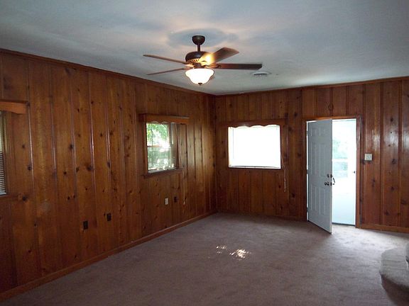 5th image of 2612 Crump Dr
