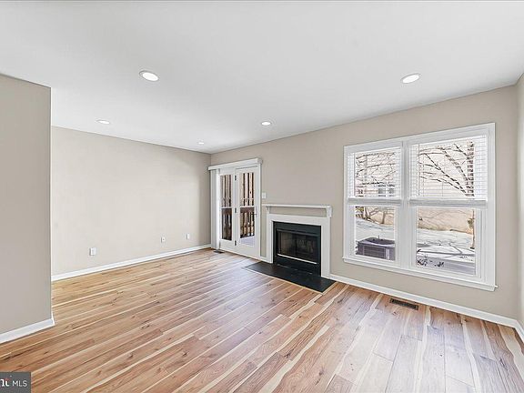 3rd image of 2107 Eton Ct #2107
