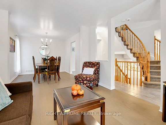 4th image of 33 Spur Ave