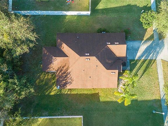 5th image of 931 Fallbrooke Ave