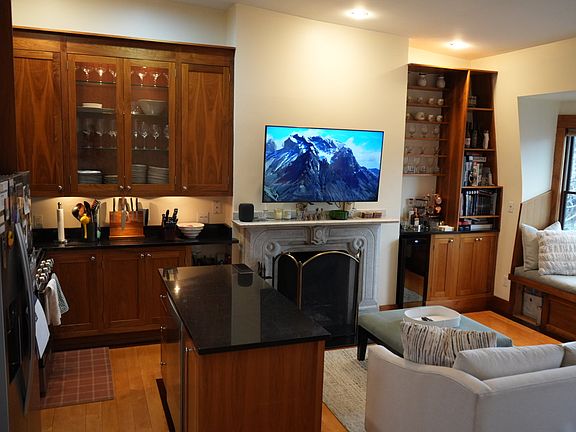 4th image of 11 Milford St #4