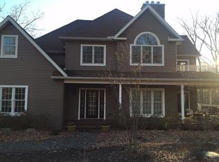 1181 Sandspring Rd, Wilkes Barre, PA 18702