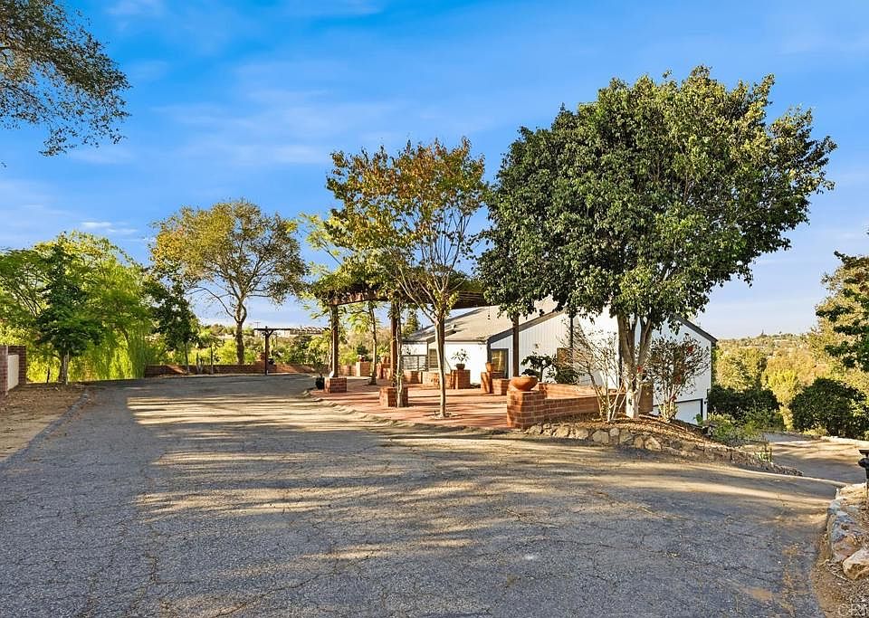 1st image of 335 Morro Hills Rd