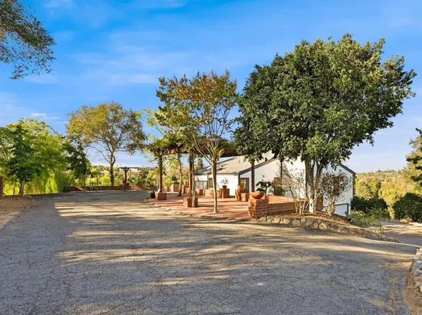 335 Morro Hills Rd, Fallbrook, CA 92028