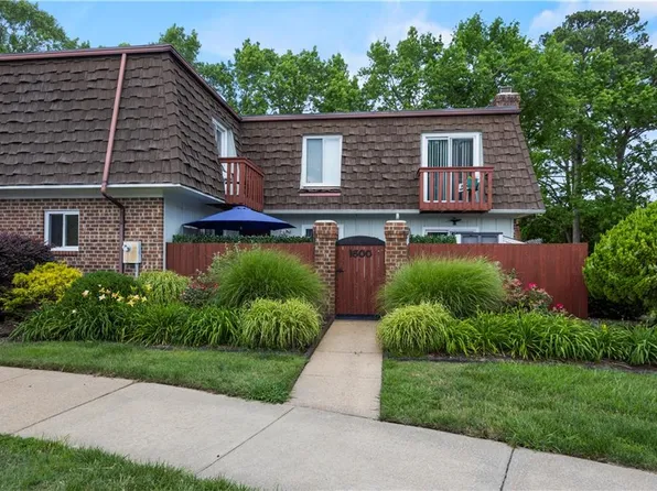 1600 Ocean Lakes Ct, Virginia Beach, VA 23454