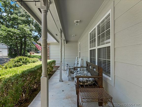 4th image of 3216 Bermuda Dr