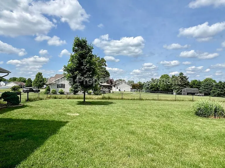 53641 Rolling Meadow Blvd — Photo 25