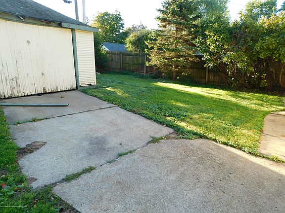 4th image of 1637 Pattengill Ave