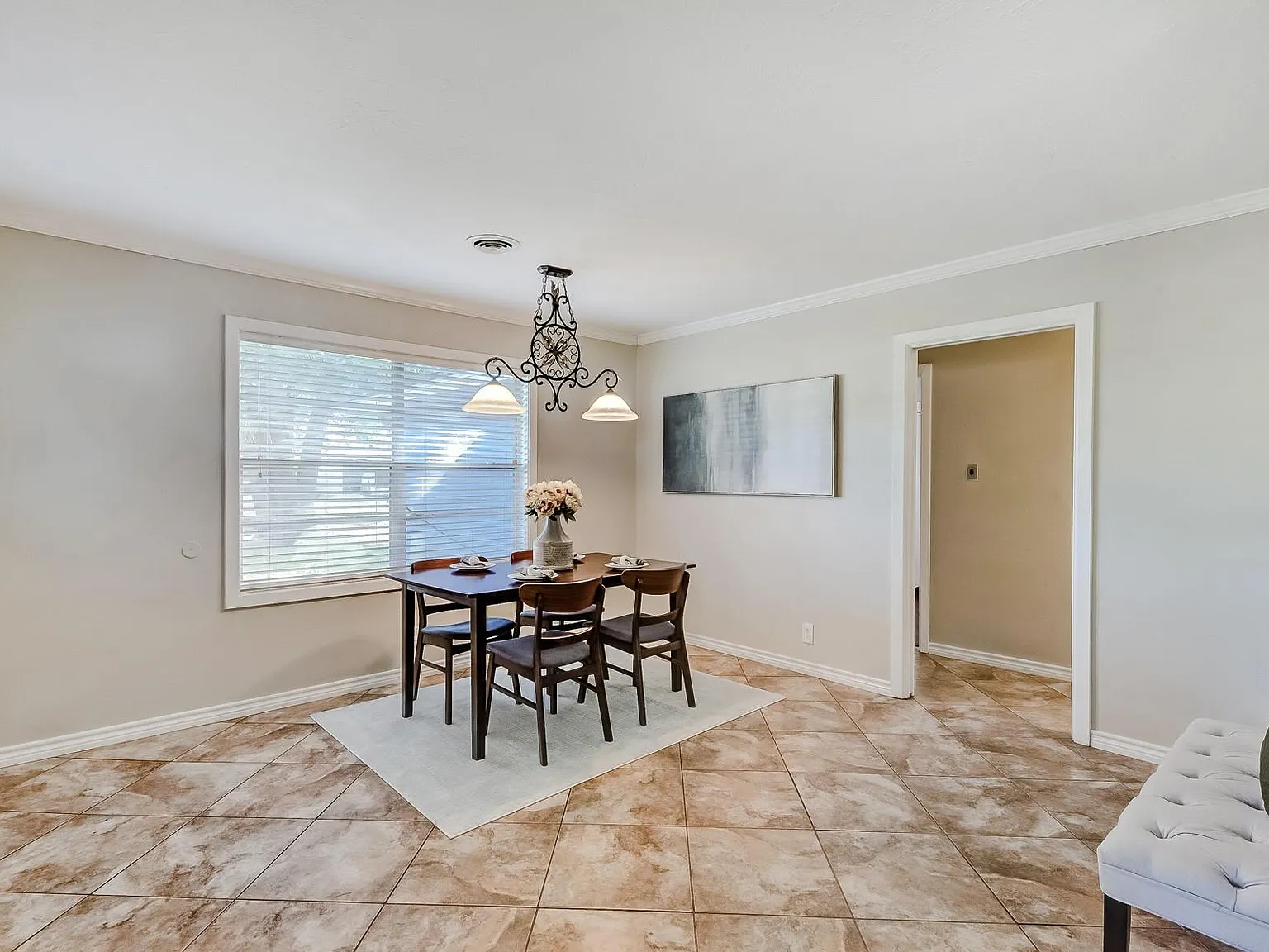 3 bed, 1.5 bath, 3401 sqft, $1,750 — Photo 3