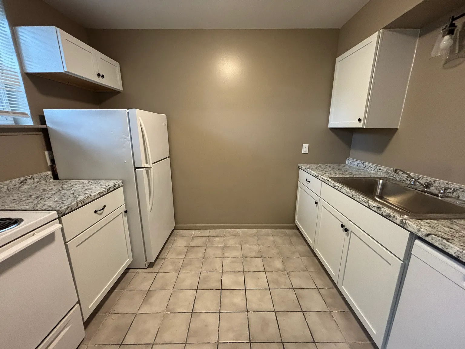 2 bed, 1.5 bath, 675 sqft, $750 — Photo 2