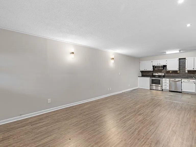 18 Sheridan Rd #A — Photo 6
