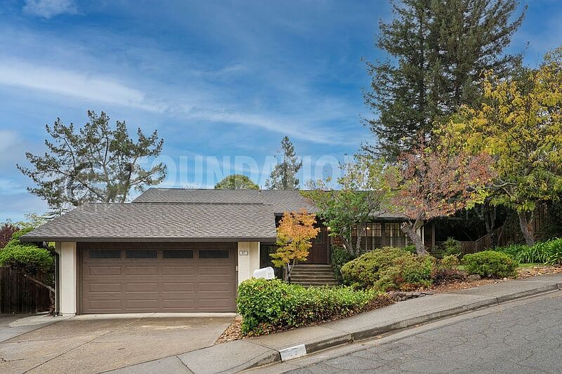 1st image of 27 Partridge Dr
